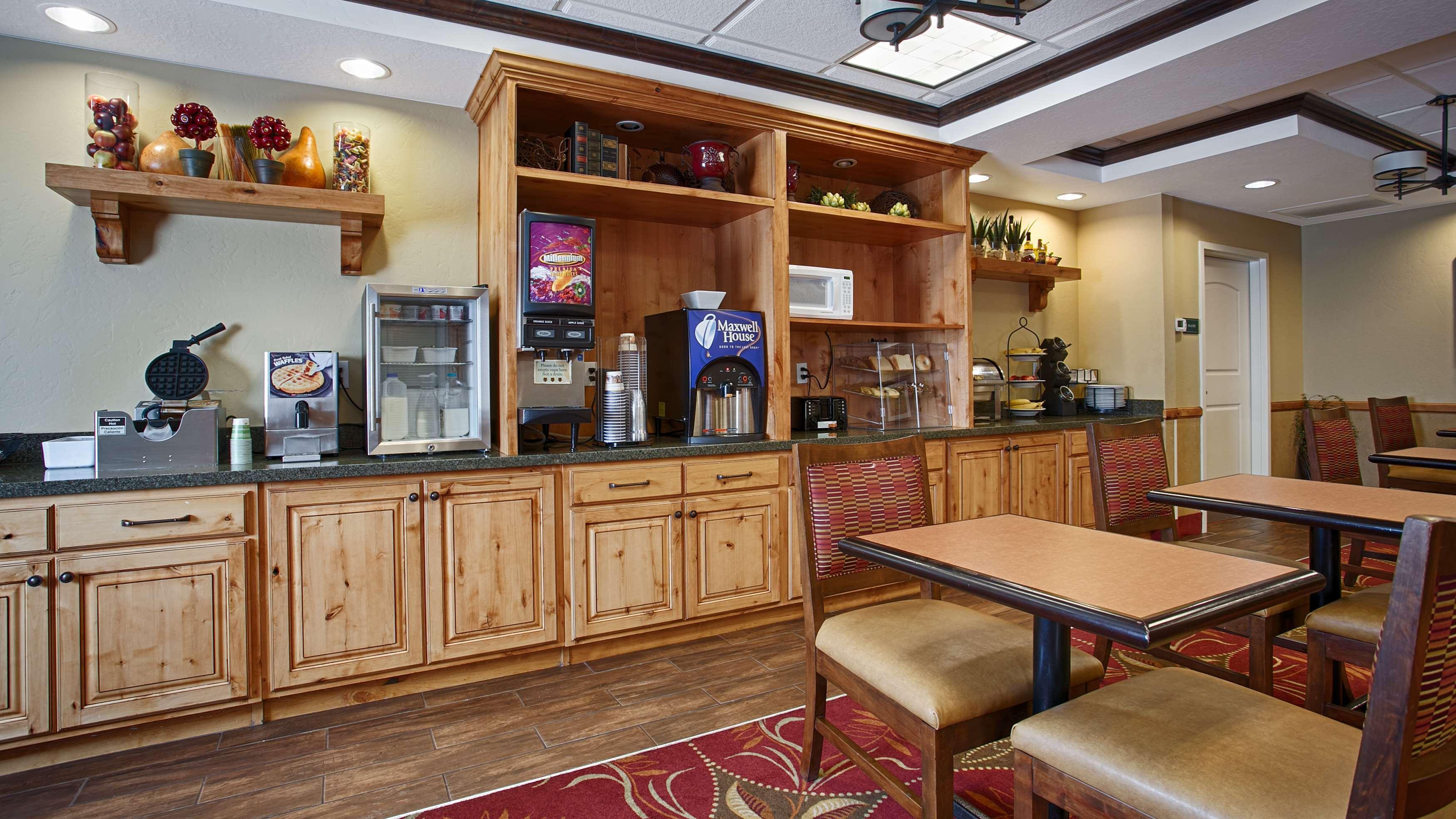 Best Western Plus Canyon Pines Ogden Exterior photo
