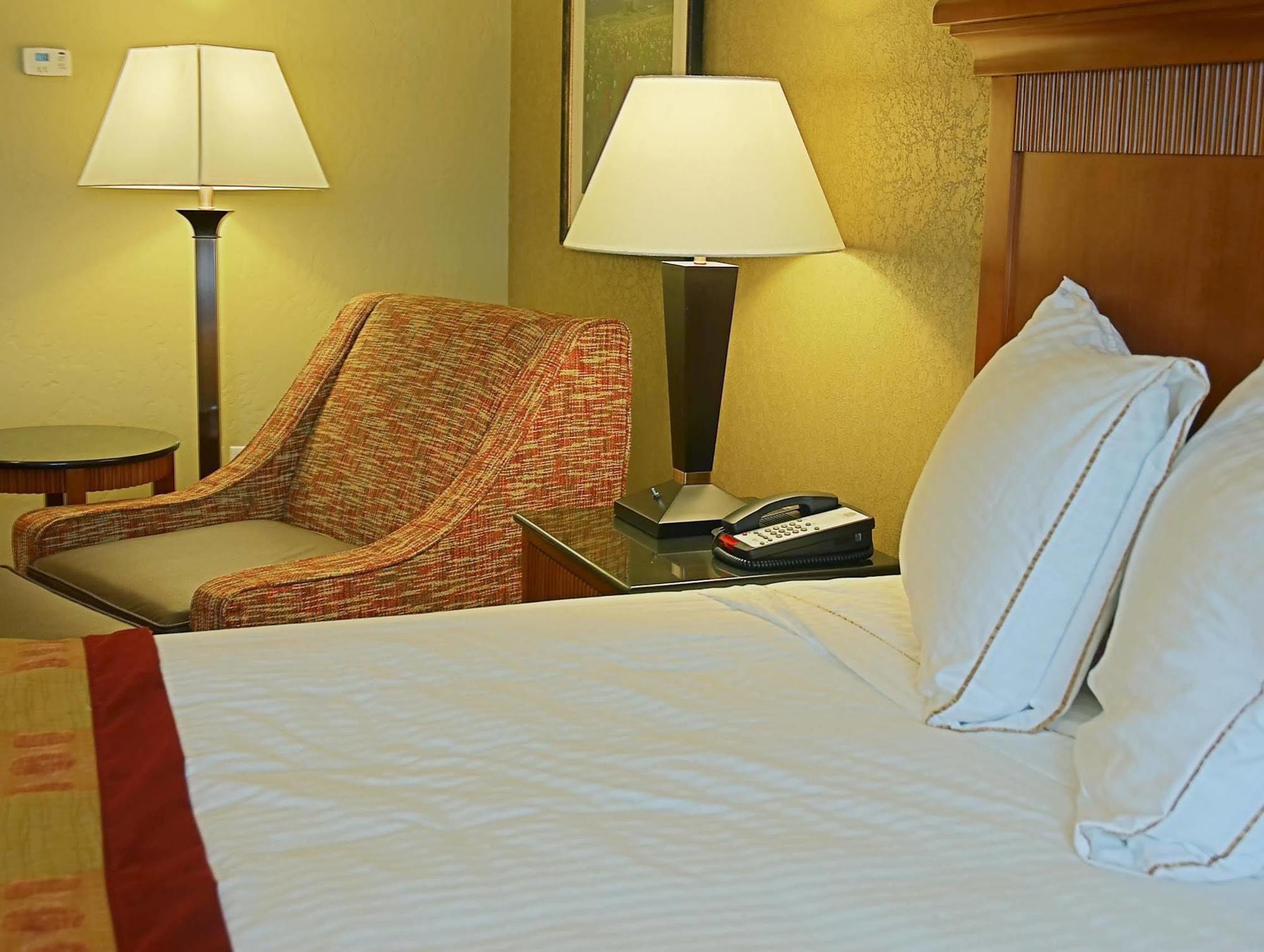 Best Western Plus Canyon Pines Ogden Exterior photo